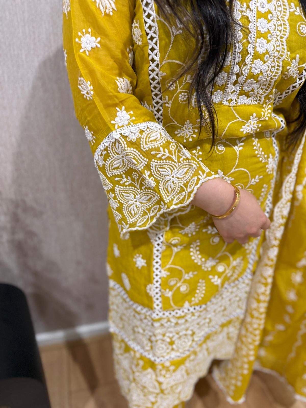 Maahi (Yellow)