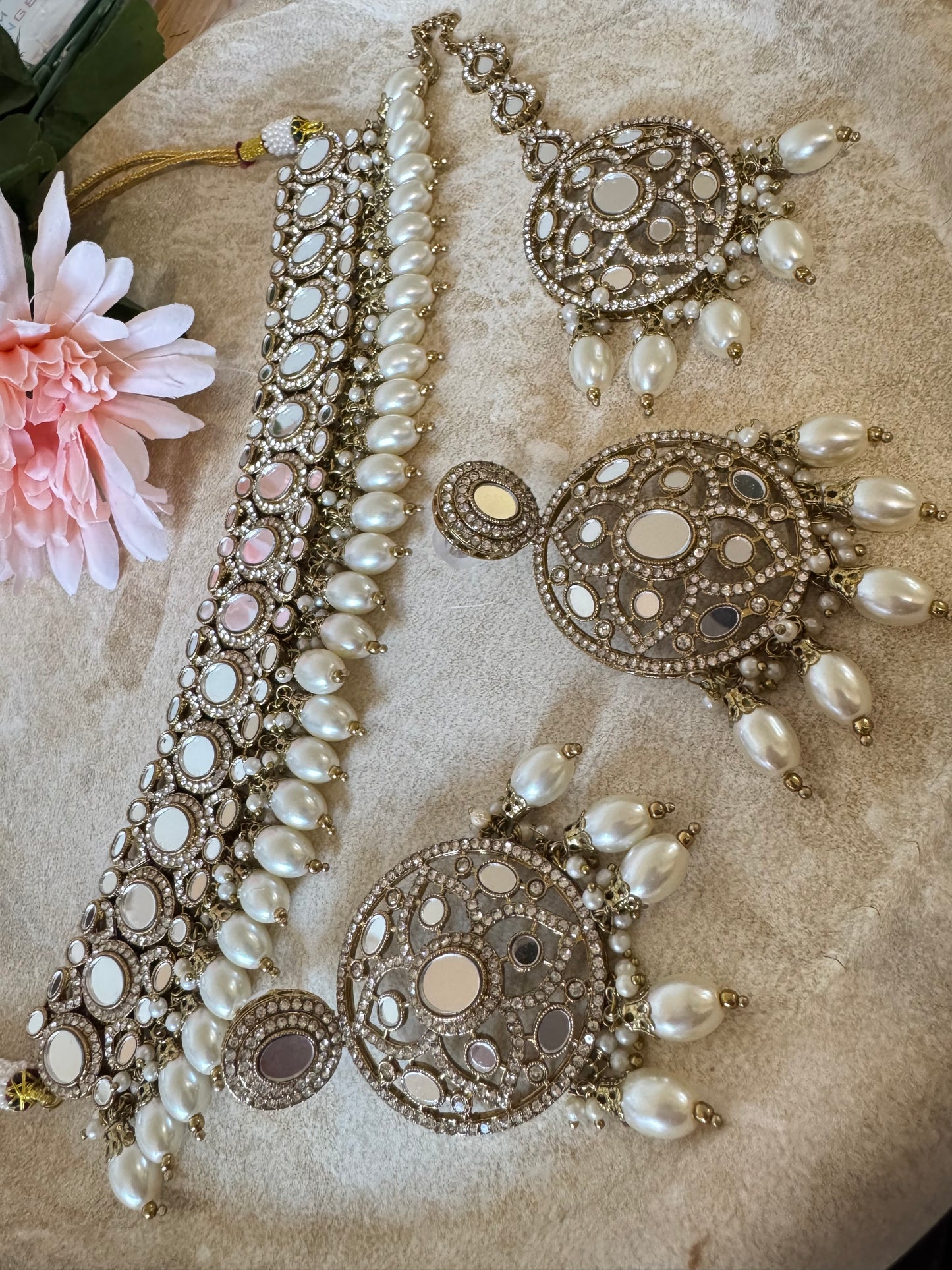 Sheesha Choker Set (Pearl Offwhite)